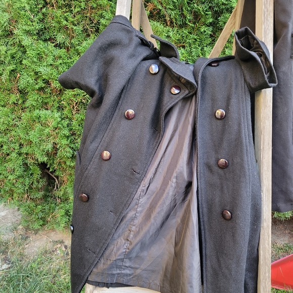 Black short sleeved jacket - Picture 4 of 7